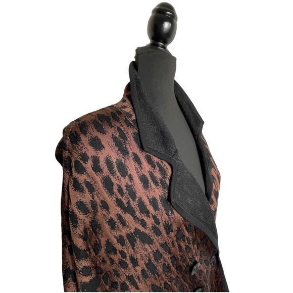 St. John Wool Blend Leopard Knit Cape Poncho | Double Breasted Statement Wrap - Picture 7 of 13